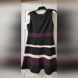 Tommy Hilfiger Women's Classic Scuba Crepe Swing Dress Black/Aubgerine Size 12